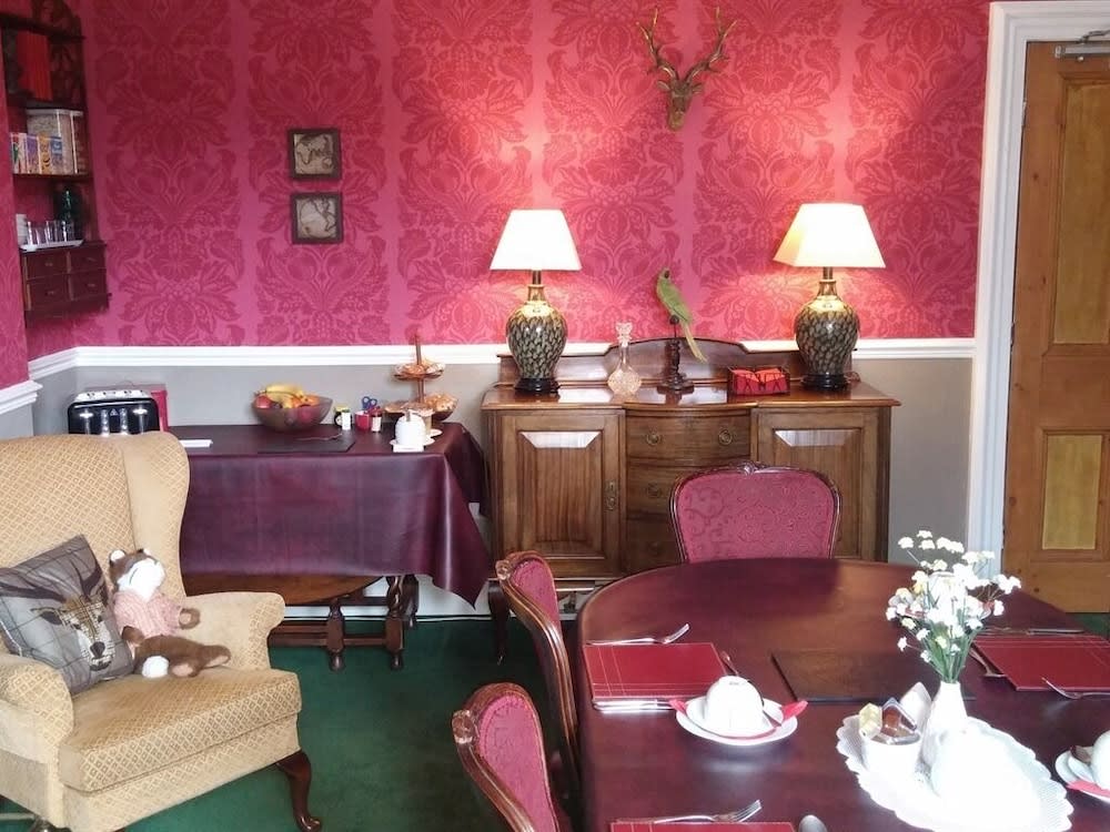 Warwick Lodge 1