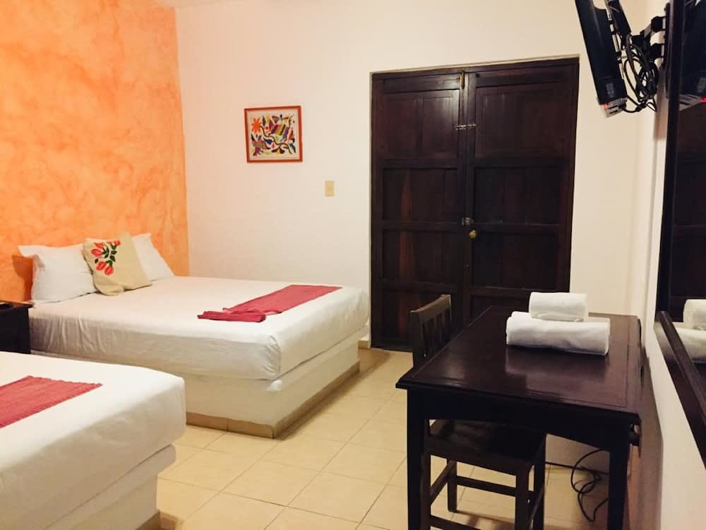 Hotel Casa de las Flores 5