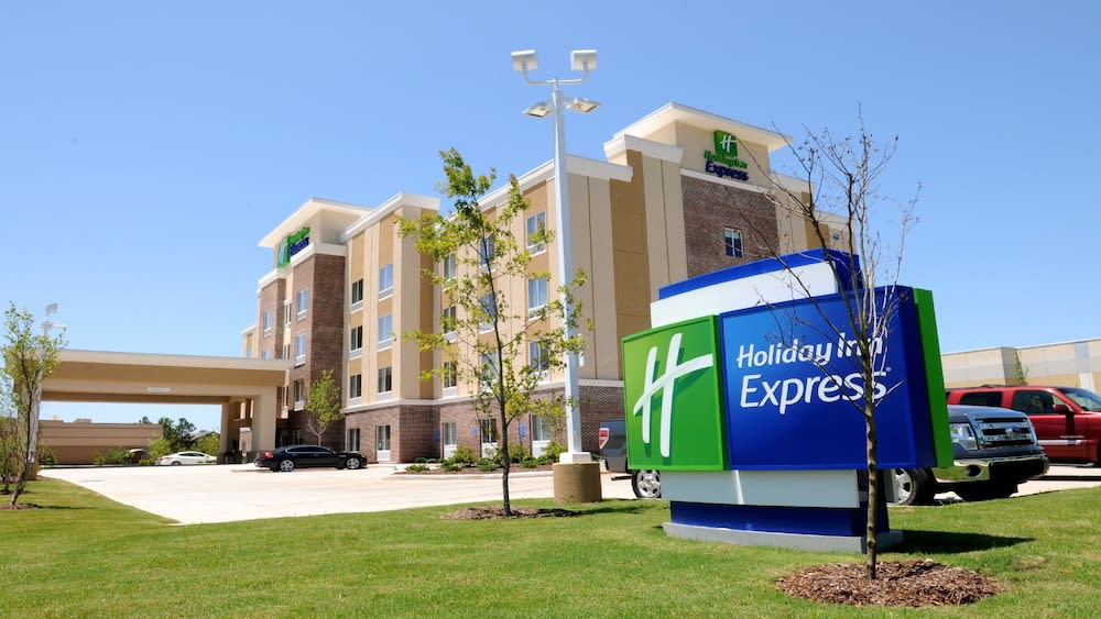 Holiday Inn Express COVINGTON-MADISONVILLE by IHG 1