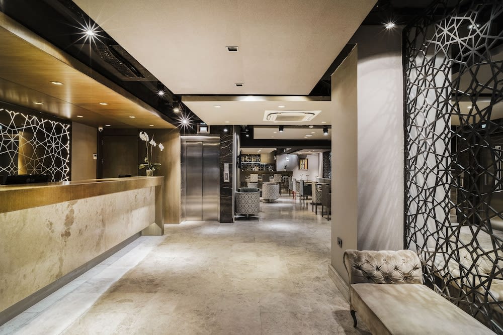 AHC Grand Bazaar Hotel 2