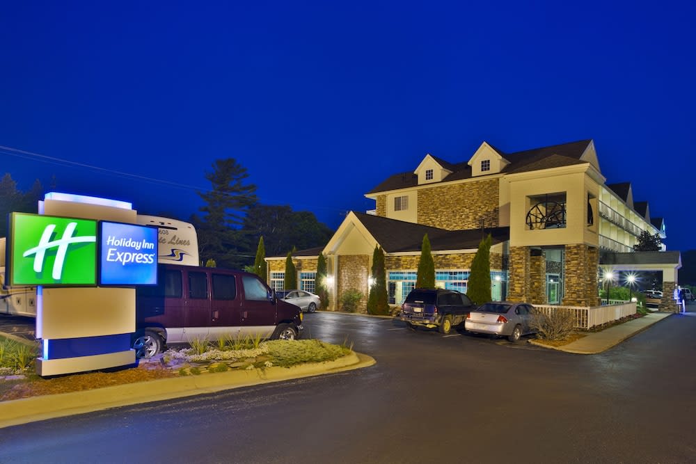 Holiday Inn Express MACKINAW CITY by IHG 1