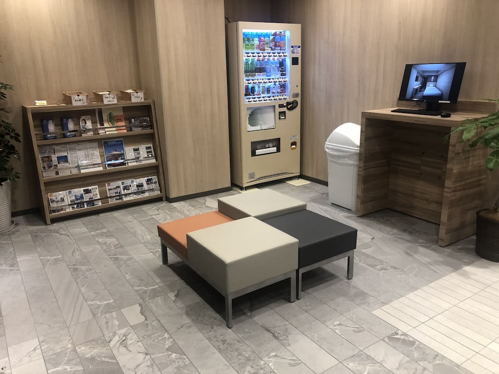 Smile Hotel Osaka Nakanoshima 2