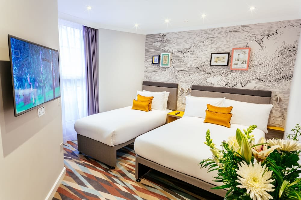 Oliver Plaza Hotel 1