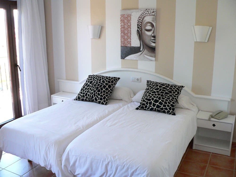 Hotel Navia Santa Ponsa - Adults Only 2