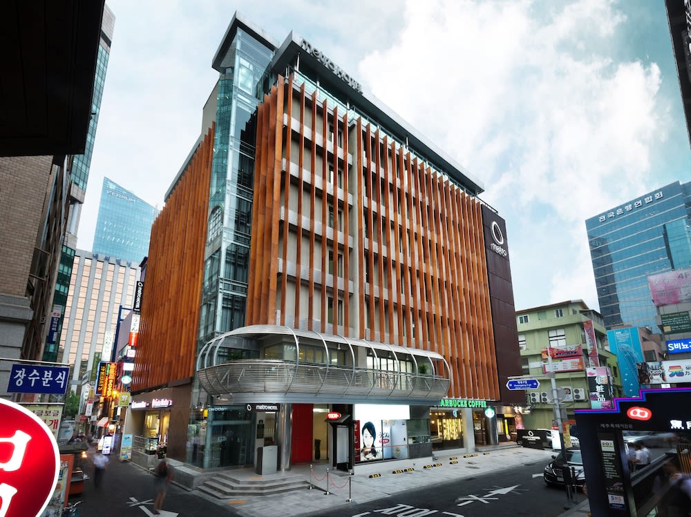 Metro Hotel Myeongdong 1