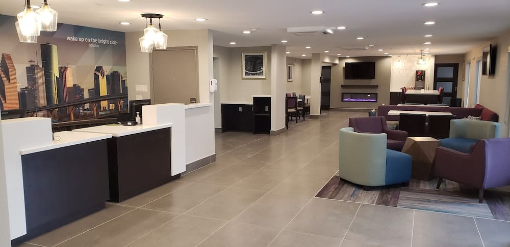 La Quinta by Wyndham Houston NW Brookhollow 2