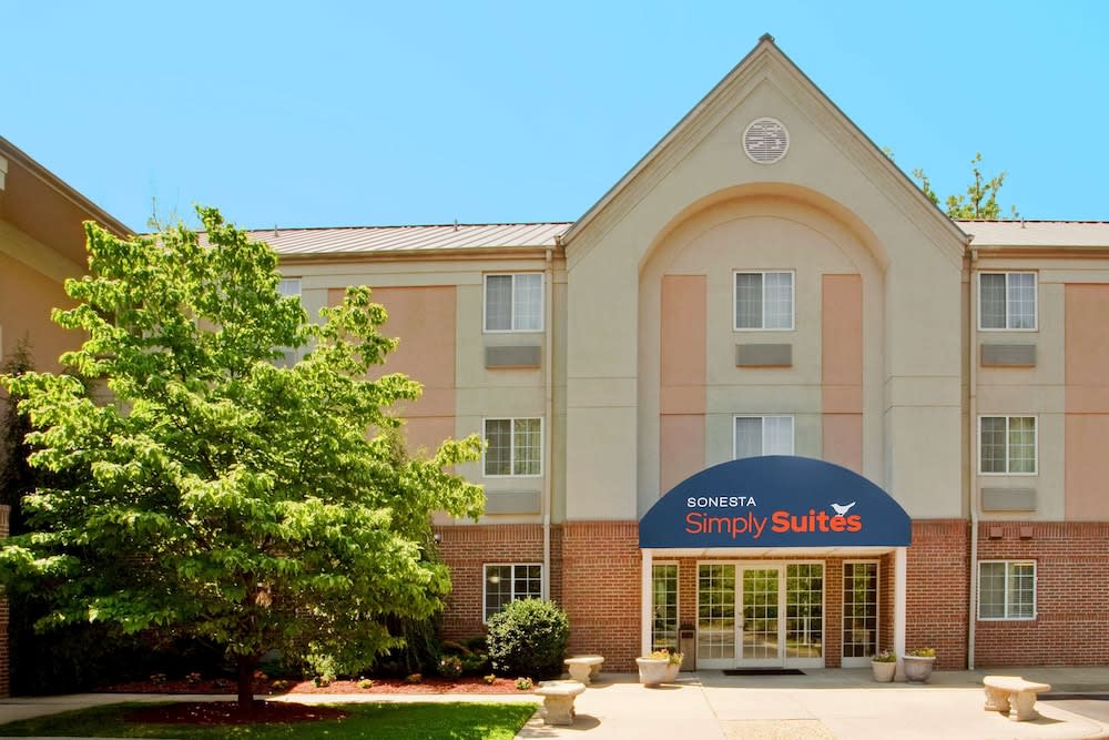 Sonesta Simply Suites Hampton 1