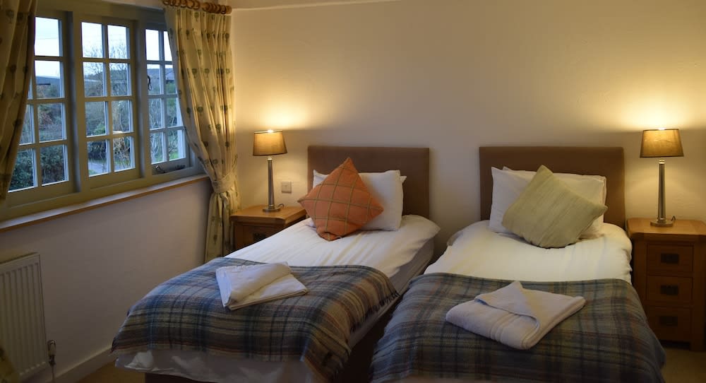Three Horseshoes Country Inn 2