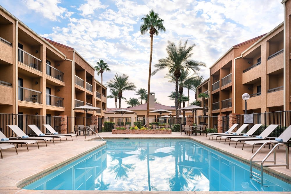 Courtyard by Marriott Las Vegas Convention Center 1