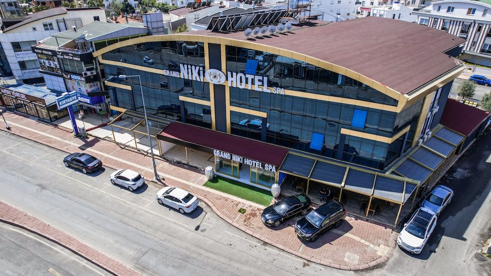 Grand Niki Hotel & Spa 1