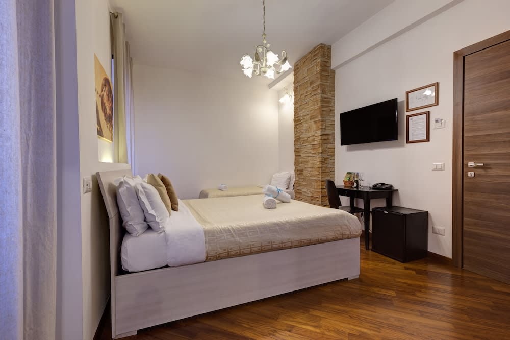 Little Rhome Suites 4