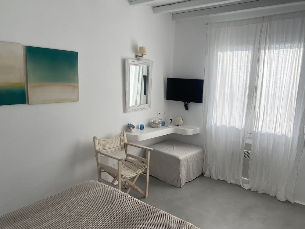 White Rock Suites & Villas 5