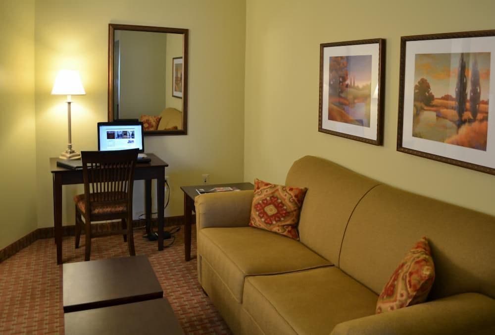 Euro-Suites Hotel 1