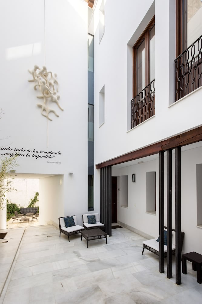 tuGuest Elvira Suites 2