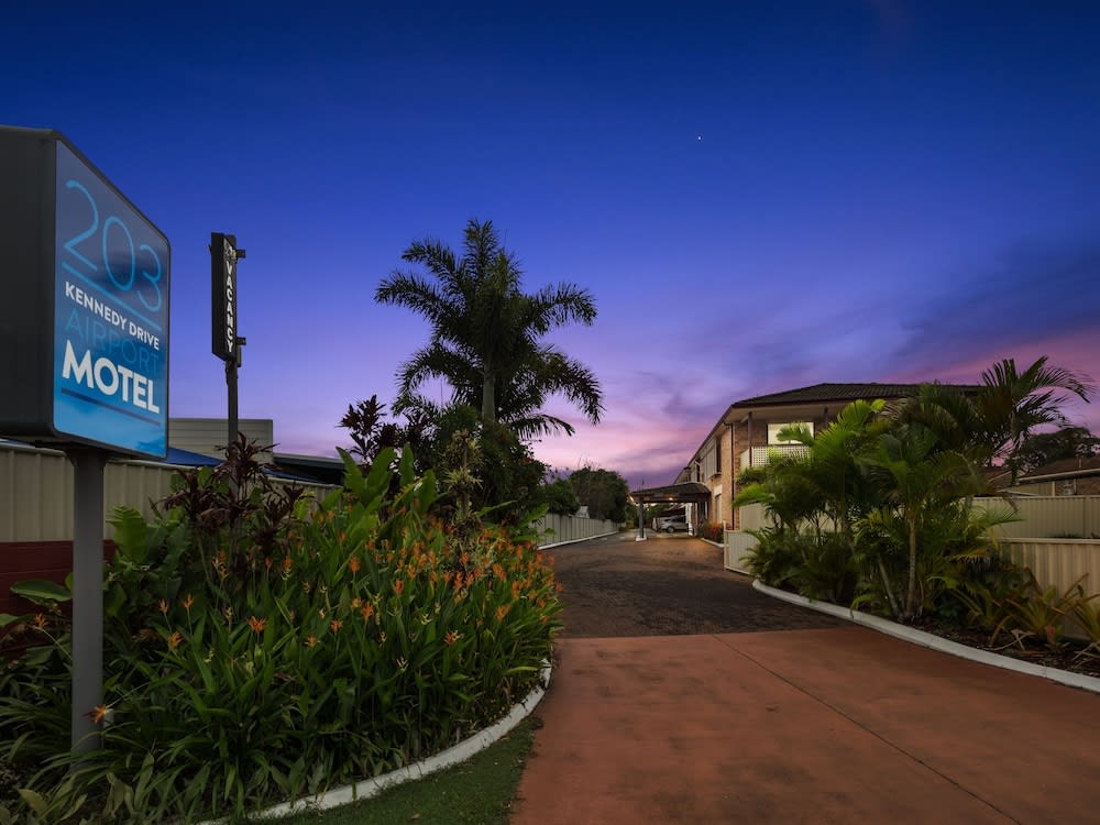 Kennedy Drive Boutique Motel - Close To City Centre & Airport 1