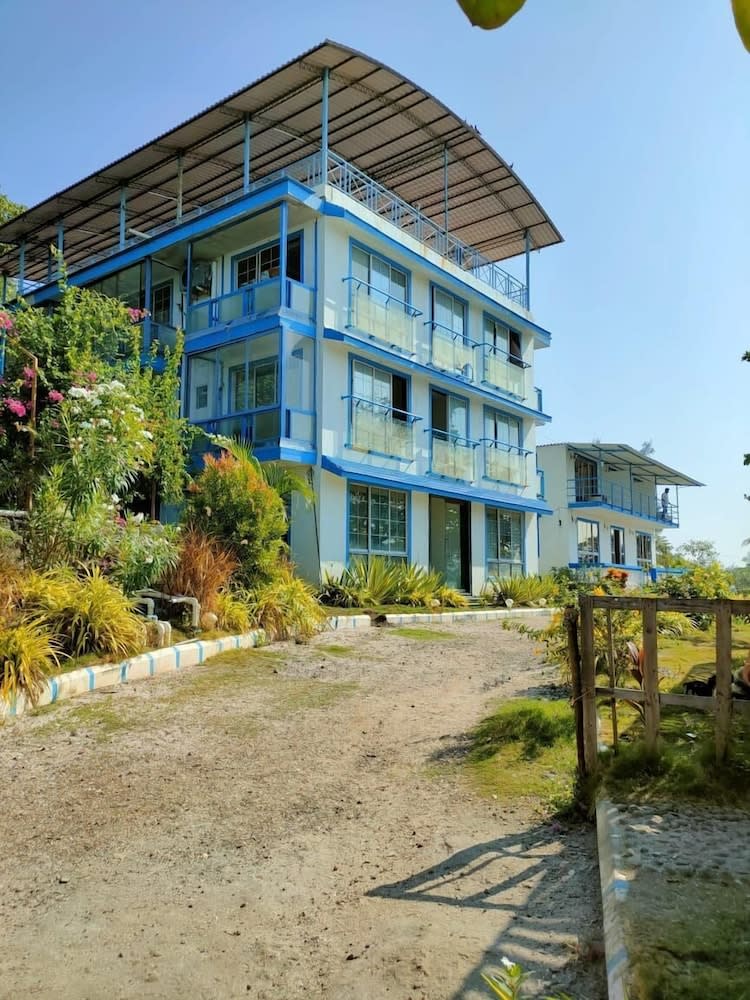 Sea Breeze Beach Resort 1