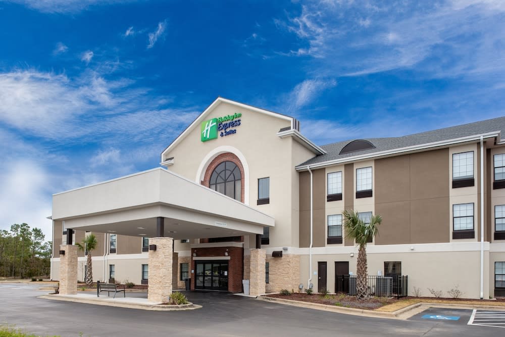 Holiday Inn Express & Suites MOREHEAD CITY by IHG 1