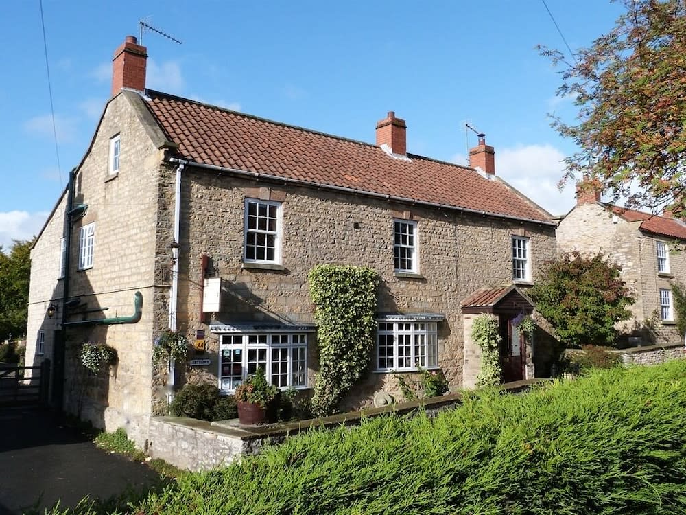 Plumpton Court 1