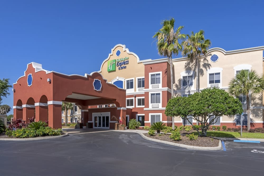 Holiday Inn Express & Suites THE VILLAGES by IHG 1