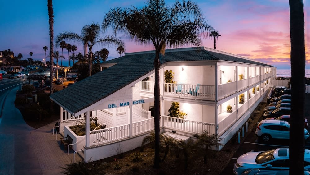 Del Mar Beach Hotel 1