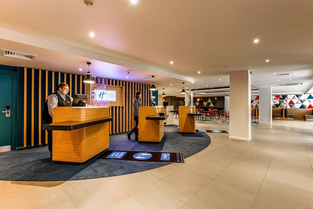 Holiday Inn Express LONDON - HAMMERSMITH by IHG 2
