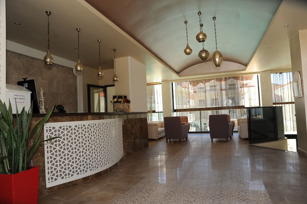 Montebello Deluxe Hotel 2