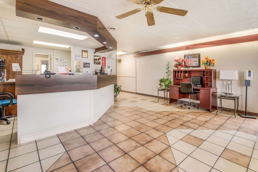 Econo Lodge Eden 2