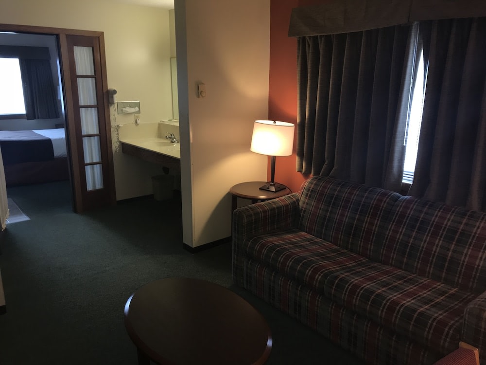 Northwoods Inn & Suites - Blackduck 4