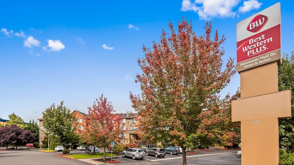 Best Western PLUS Vancouver Mall Drive 1