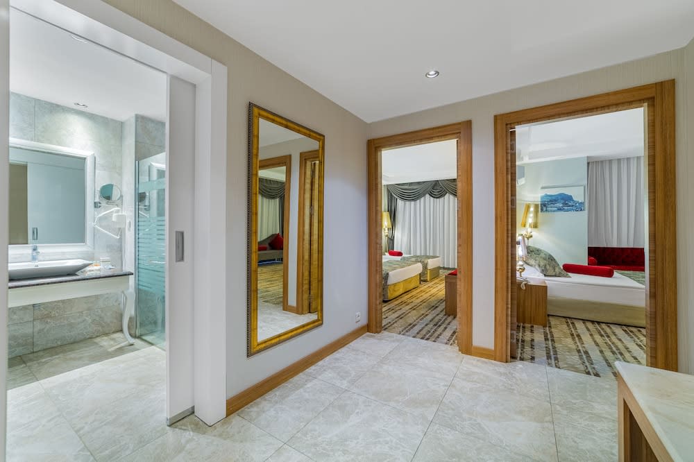 Justiniano Deluxe Resort 5