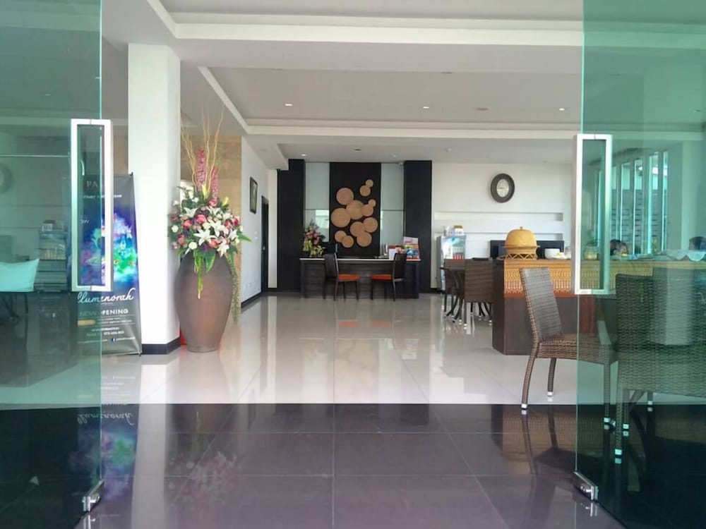 The White Pearl Hotel 1