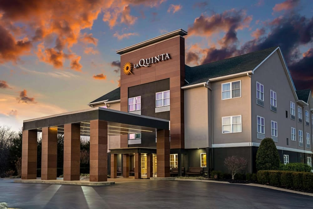 La Quinta by Wyndham Lebanon 1