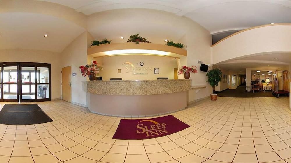 Econo Lodge Denver International Airport 2