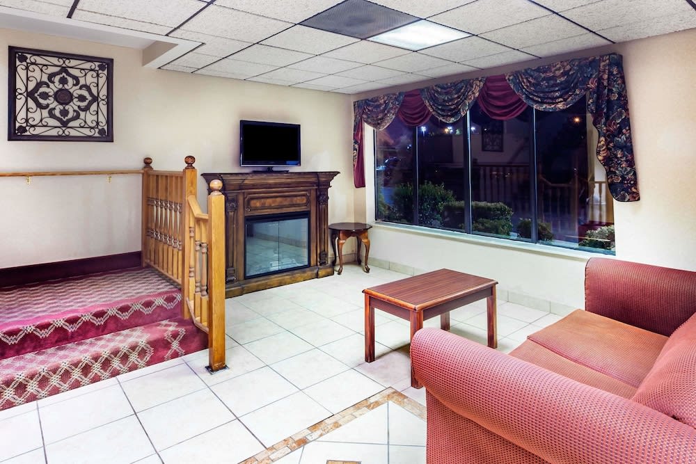 Super 8 by Wyndham Morristown/South 2