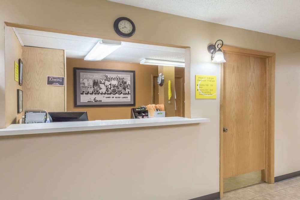 Super 8 by Wyndham Luverne 2