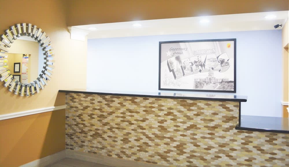 Super 8 by Wyndham Galveston 2