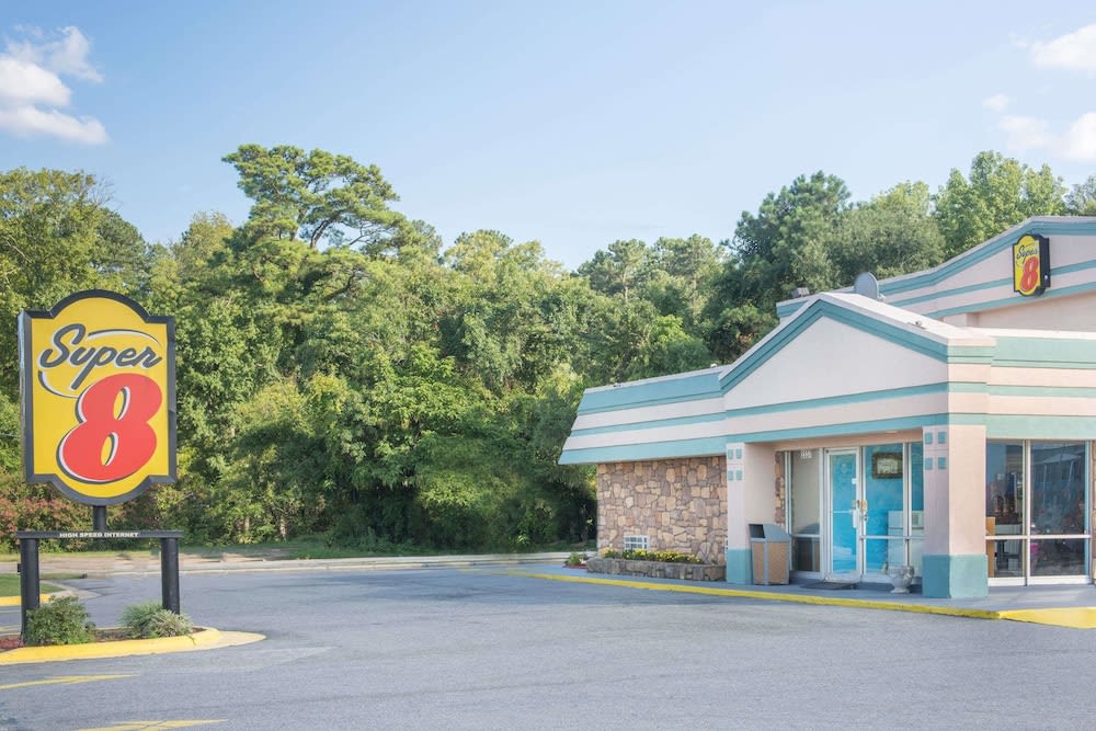 Super 8 by Wyndham Durham/University Area NC 1