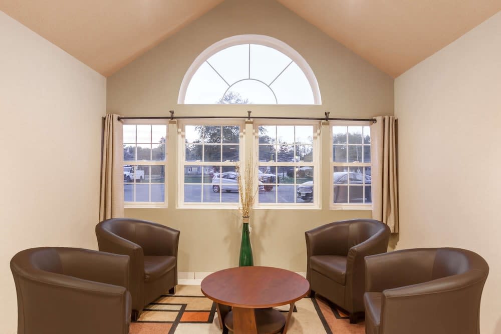Super 8 by Wyndham Schenectady/Albany Area 2