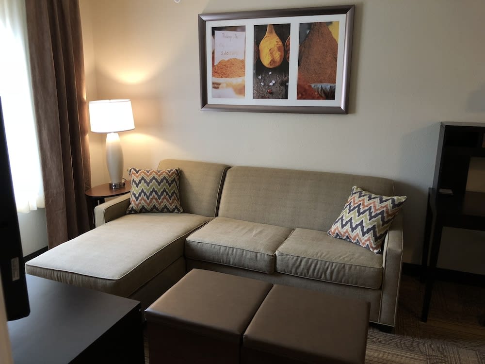 Staybridge Suites GRAND RAPIDS - AIRPORT by IHG 2