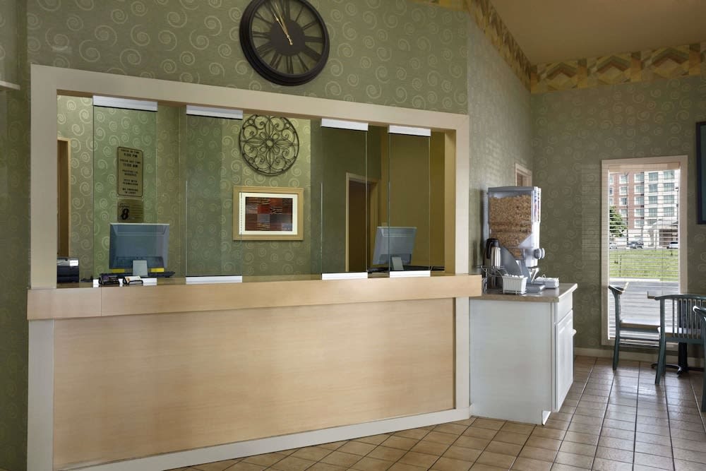 Super 8 by Wyndham Mount Vernon, IL 2