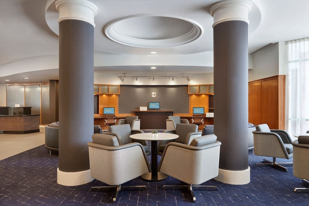 Courtyard by Marriott Toronto Markham 2