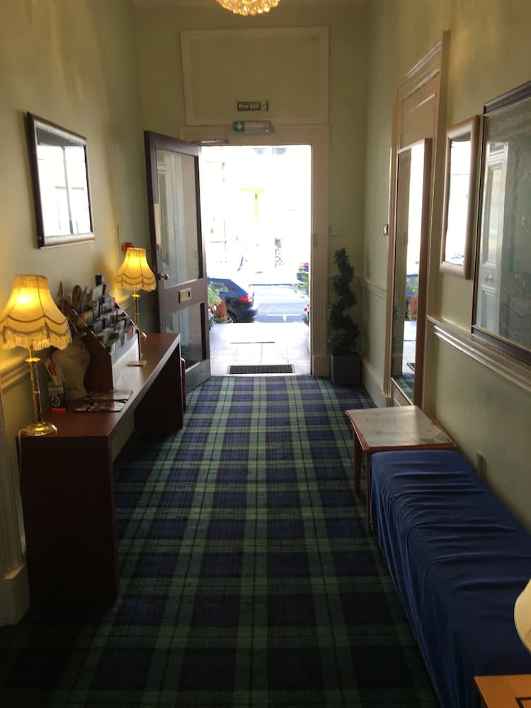 Smiths Hotel 2