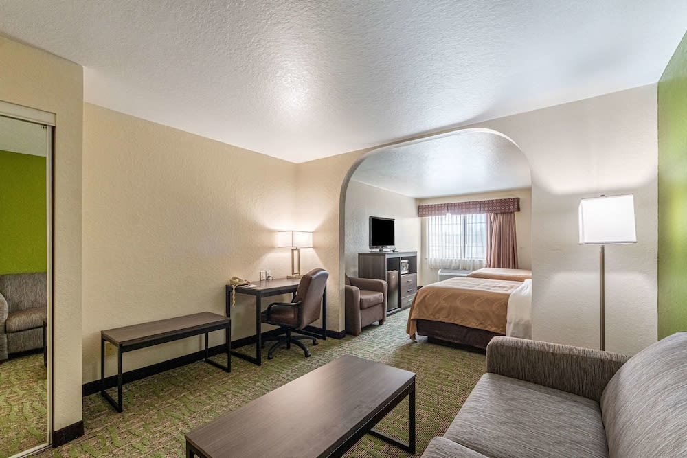 Quality Suites San Antonio Brooks City Base 1