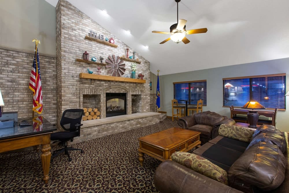 AmericInn by Wyndham Merrill 5