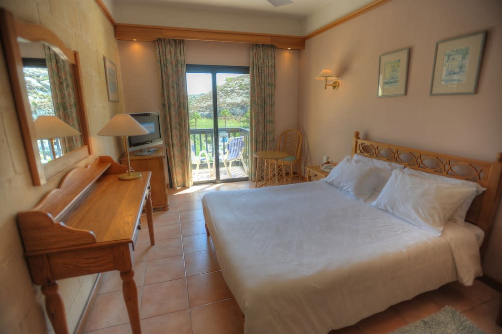 St. Patrick's Hotel 4