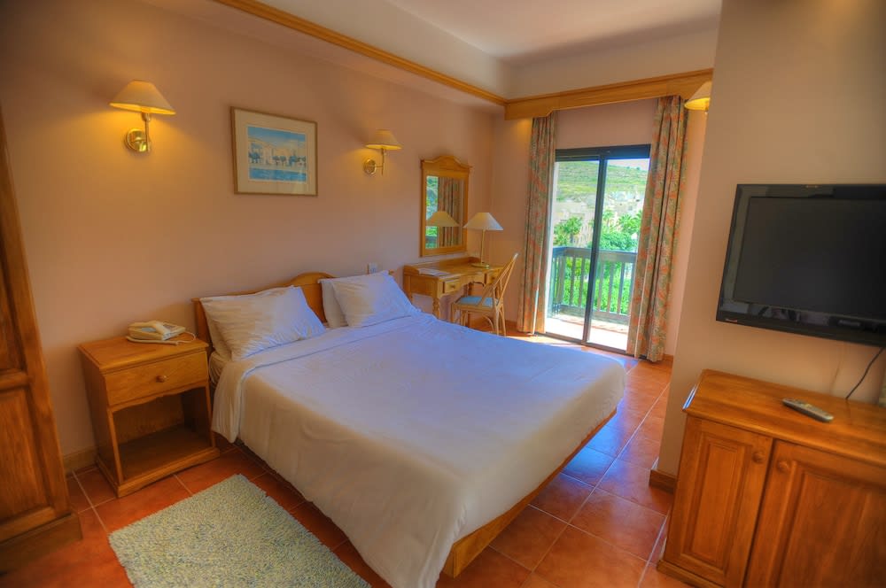 St. Patrick's Hotel 5