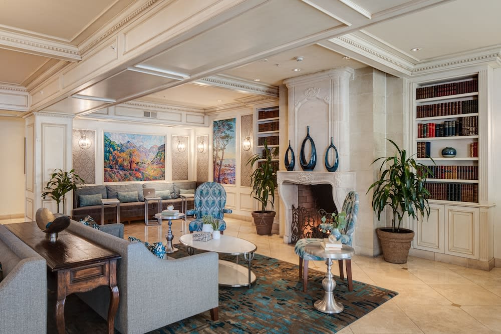 Ayres Hotel Seal Beach - Cypress 2