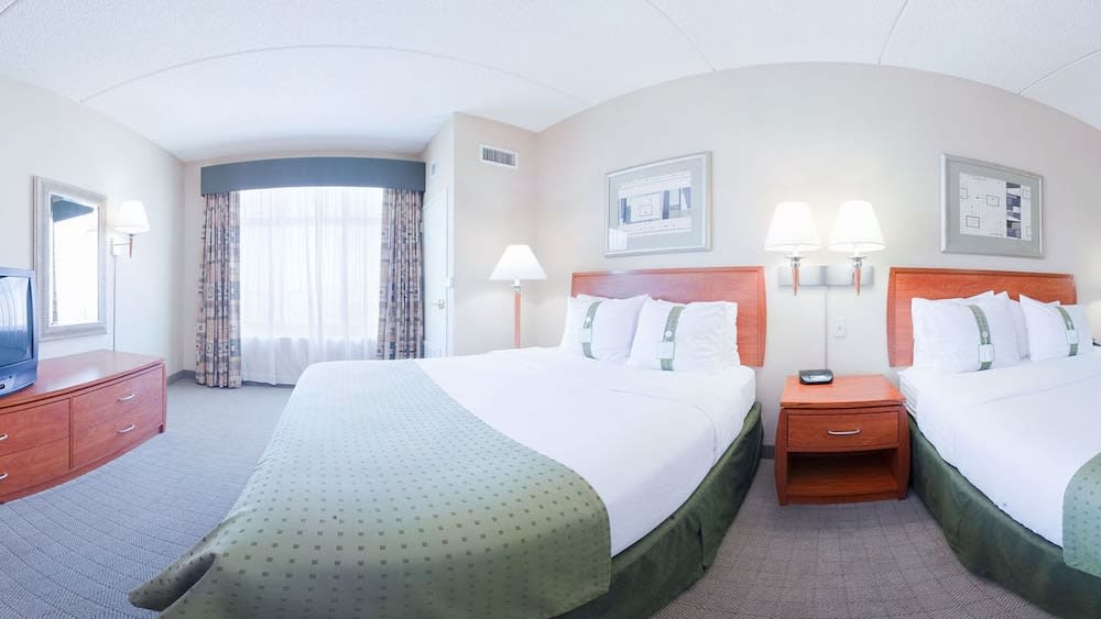 Holiday Inn & Suites Goodyear - West Phoenix Area by IHG 4
