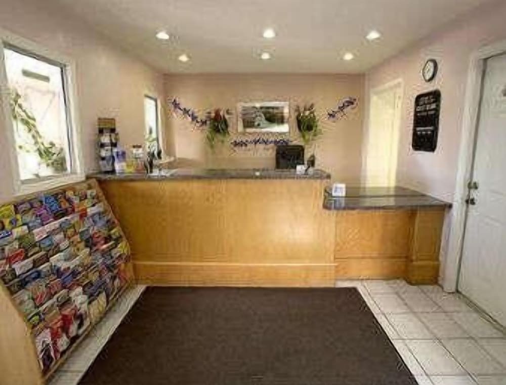 Travelodge by Wyndham New Braunfels 2