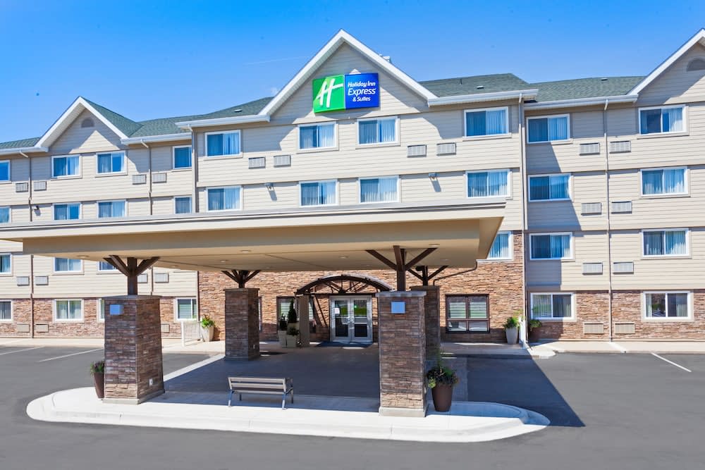 Holiday Inn Express & Suites FREDERICTON by IHG 1